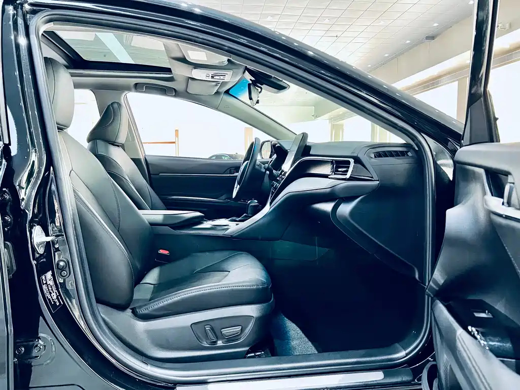 TOYOTA CAMRY 2021
