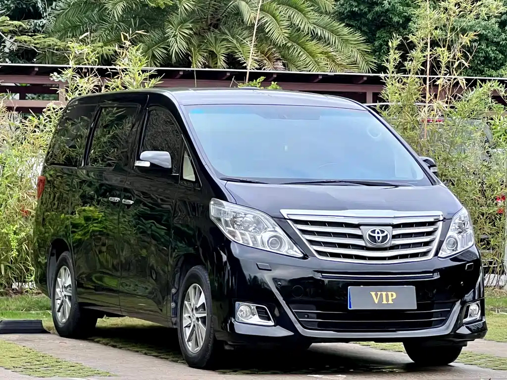 TOYOTA ALPHARD 2014