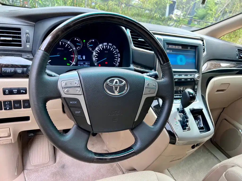 TOYOTA ALPHARD 2014