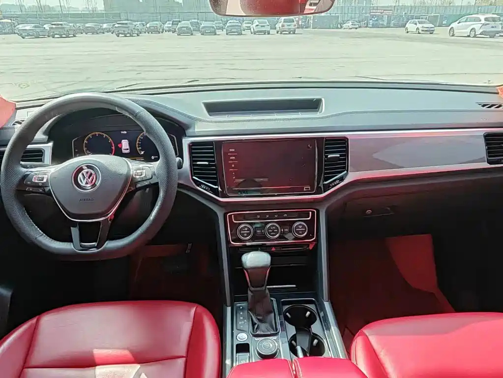 VOLKSWAGEN TOURAN 2021