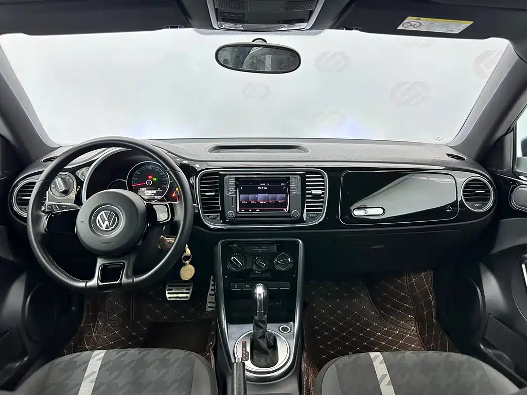 VOLKSWAGEN BEETLE 2018