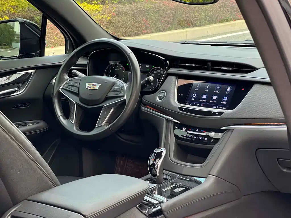 CADILLAC XT5 2021