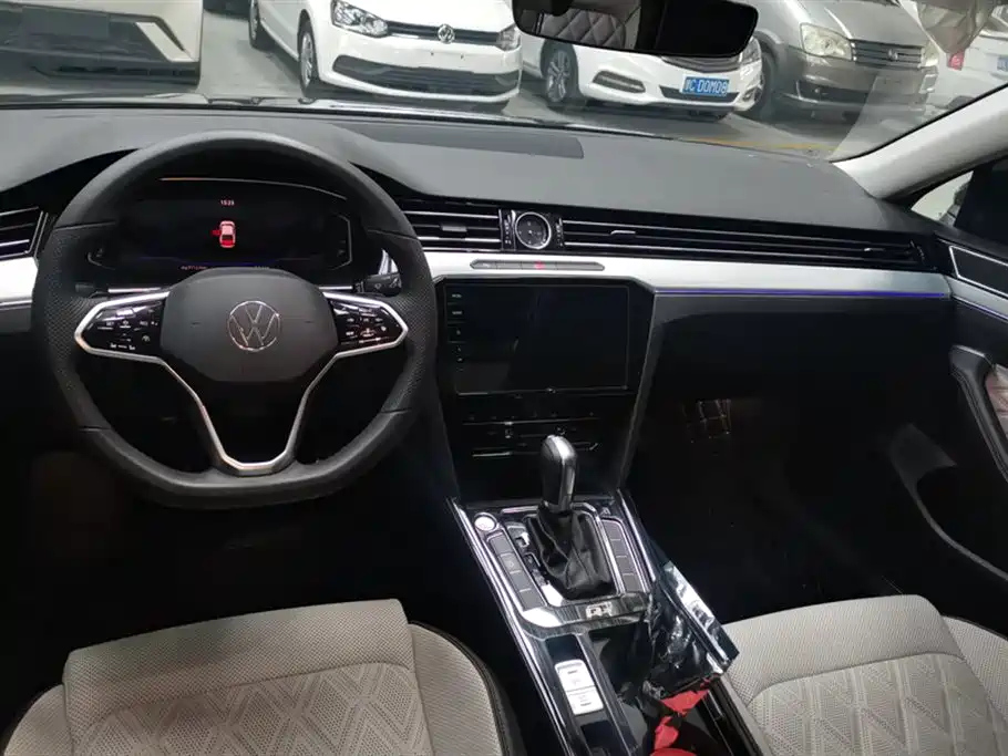 VOLKSWAGEN MAGOTAN 2024