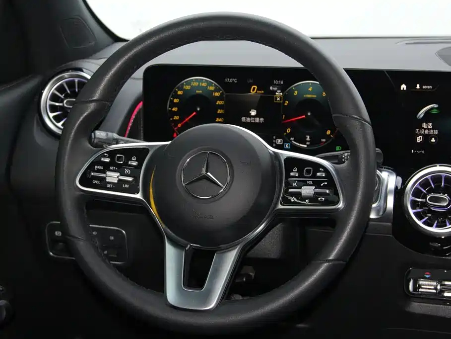 MERCEDES BENZ GLB 2023