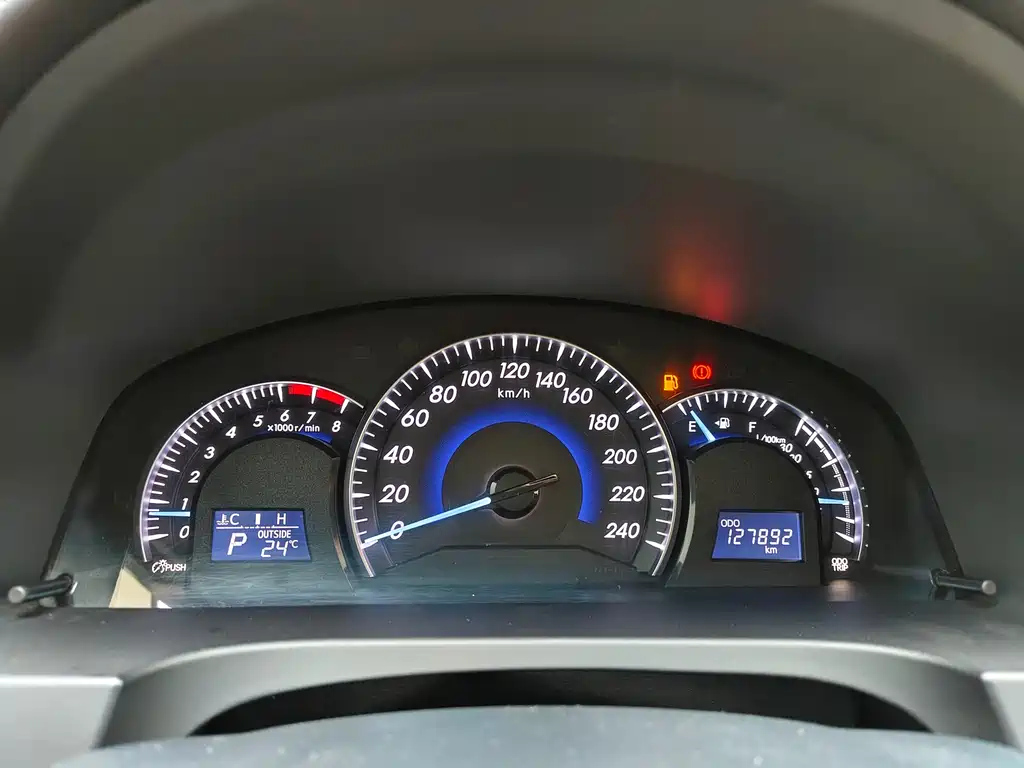 TOYOTA CAMRY 2016