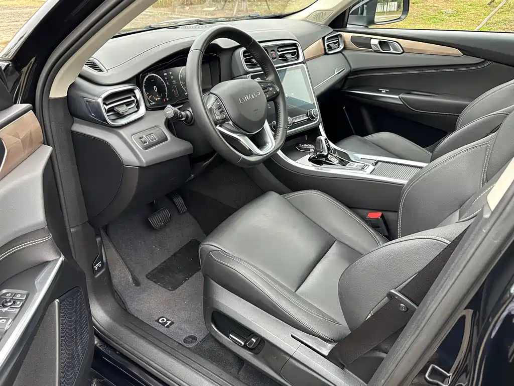 LYNK&CO 01 2019