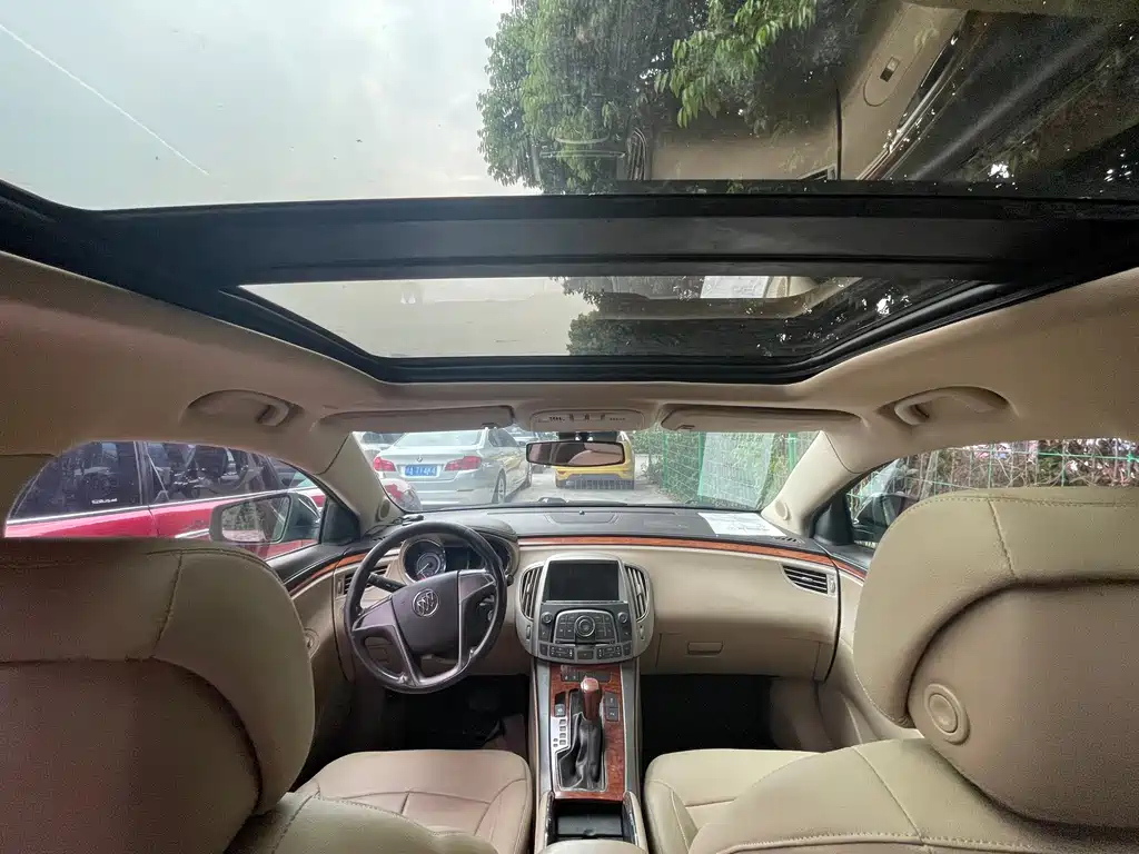 BUICK LACROSSE 2011