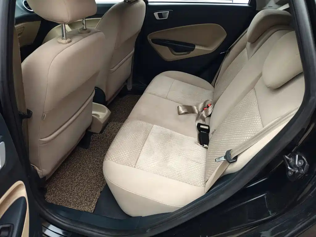 FORD FIESTA 2010