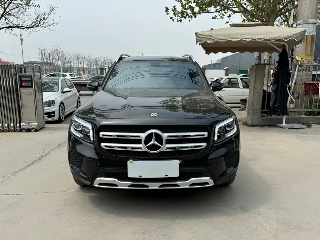 MERCEDES BENZ GLB 2023