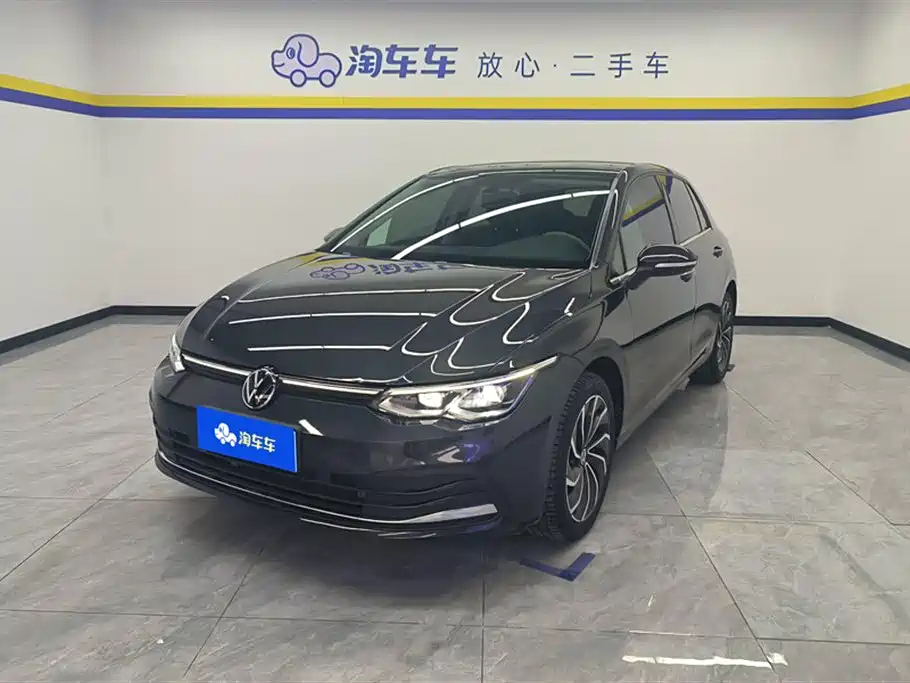 VOLKSWAGEN GOLF 2023