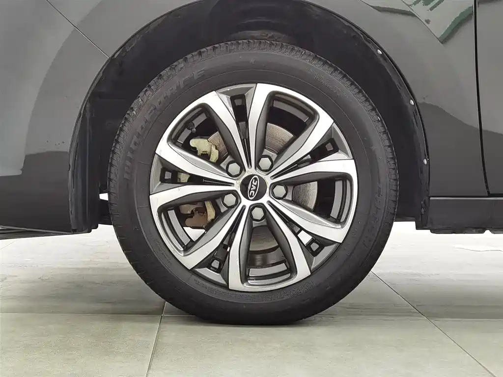 JAC REFINE R3 2018