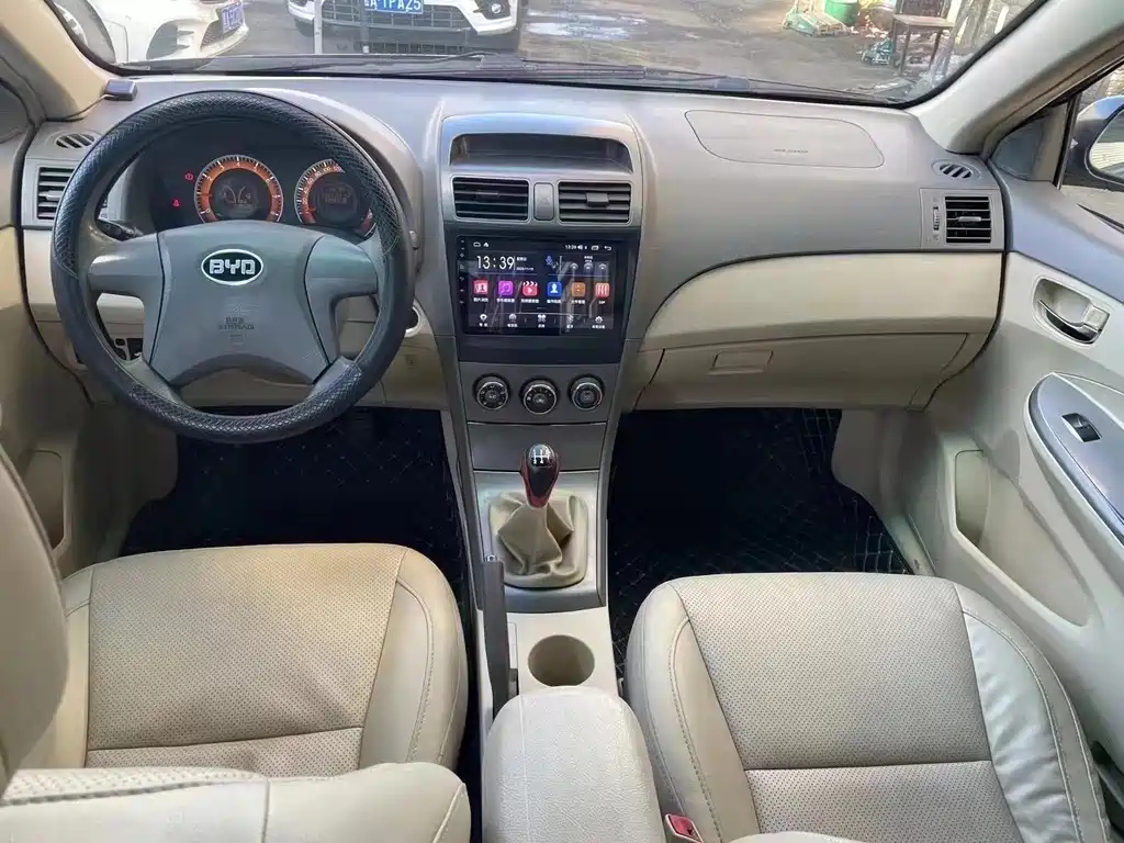 BYD L3 2013