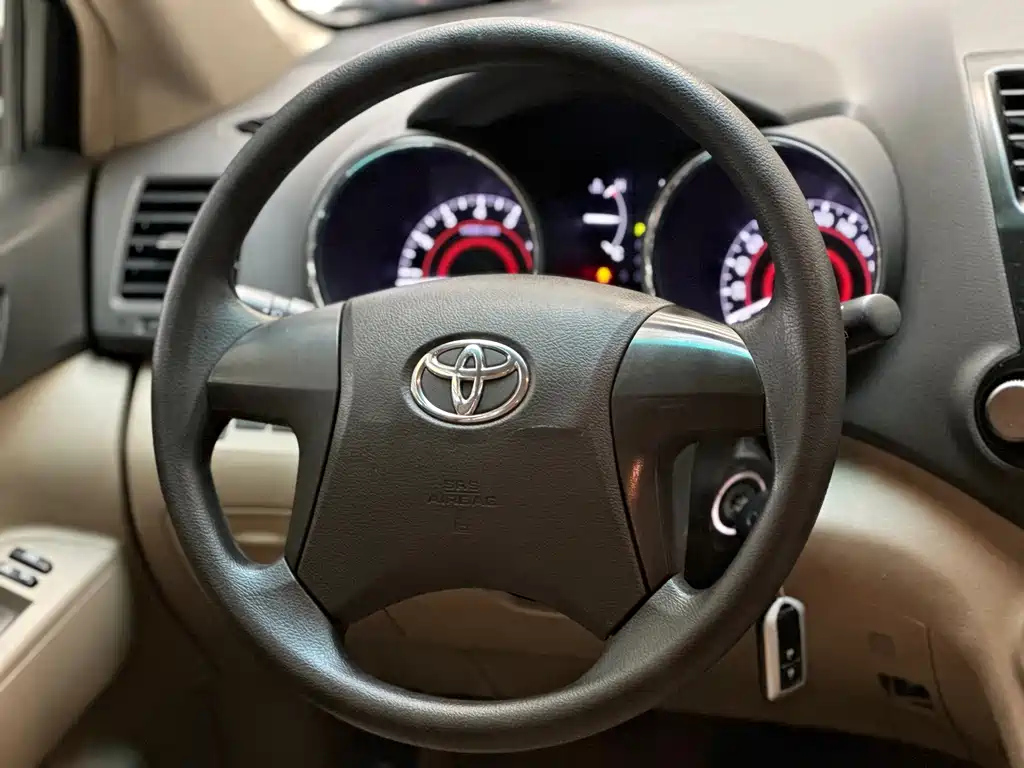TOYOTA HIGHLANDER 2015