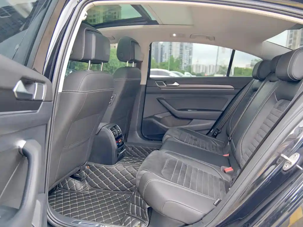 VOLKSWAGEN MAGOTAN 2020