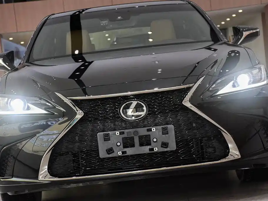 LEXUS ES 2021