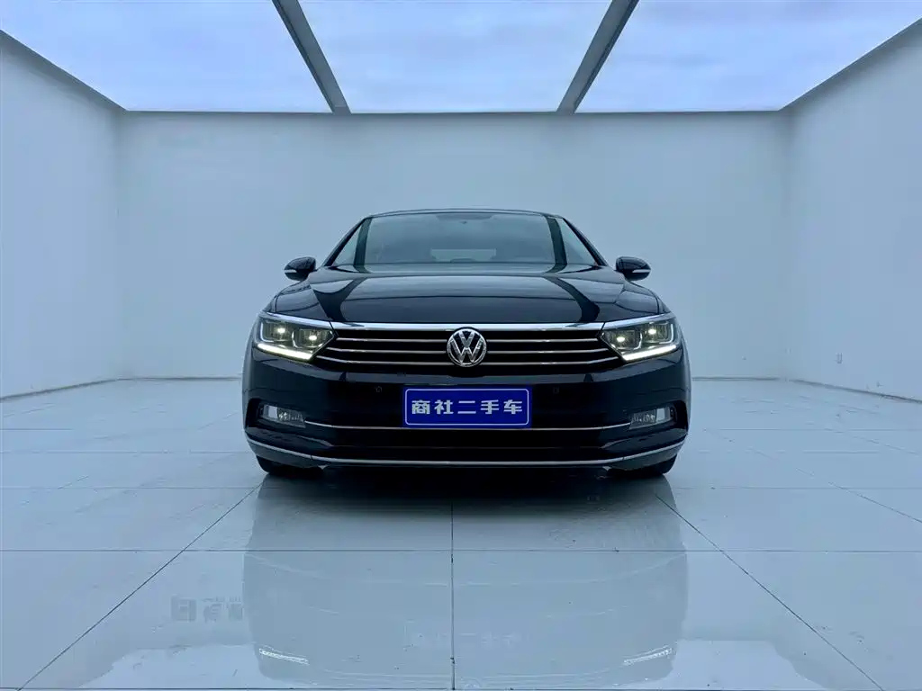 VOLKSWAGEN MAGOTAN 2020