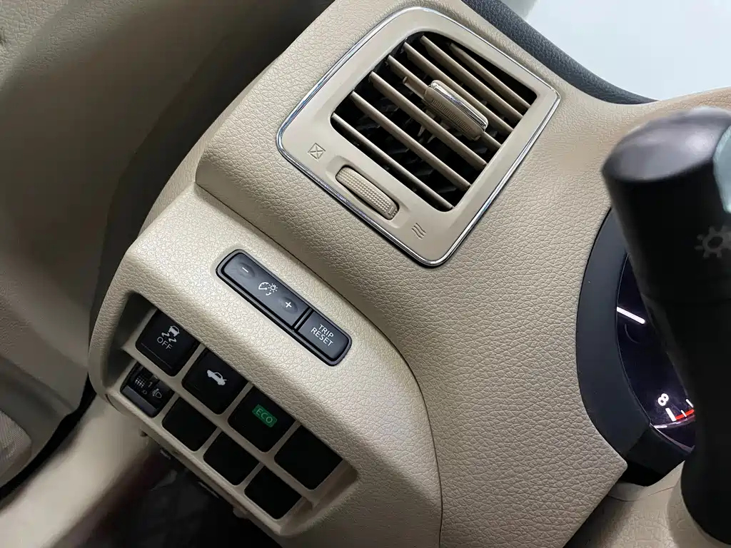 NISSAN TEANA 2015