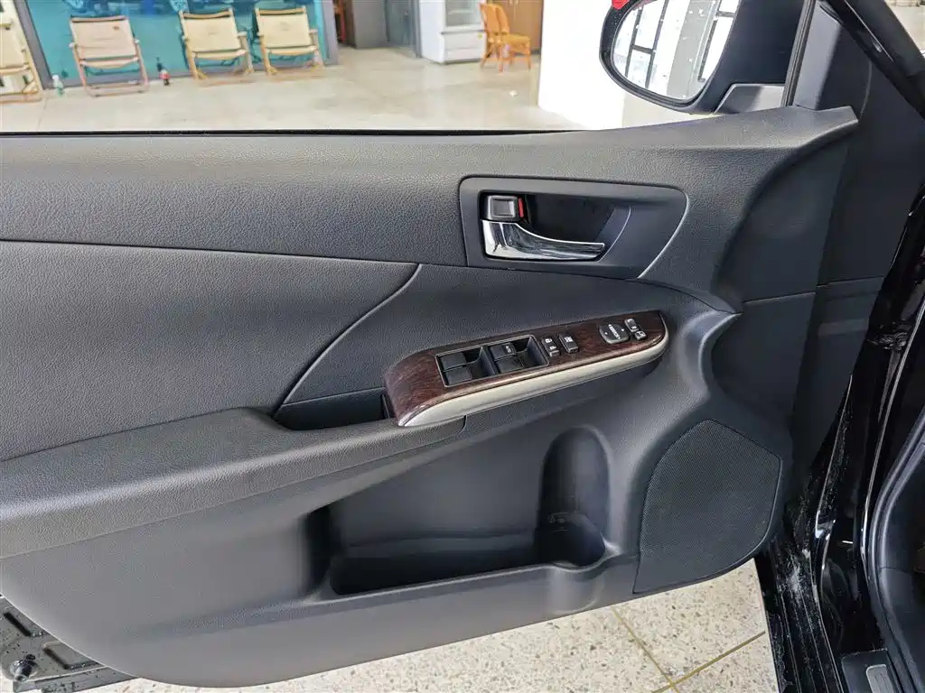 TOYOTA CAMRY 2015