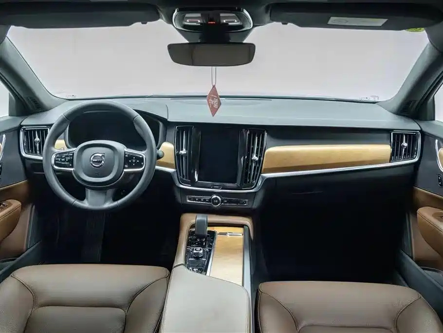 VOLVO S90 2022