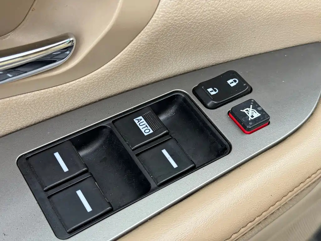 BYD S6 2013