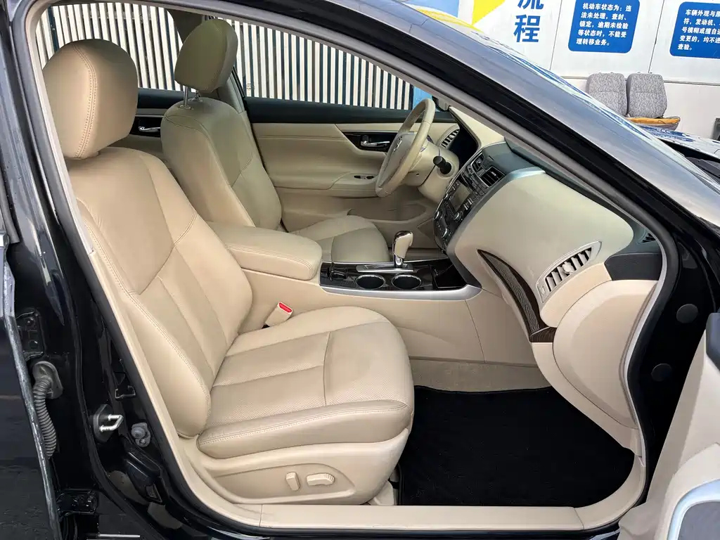 NISSAN TEANA 2016