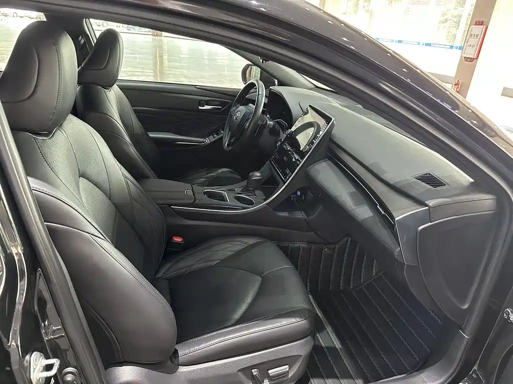 TOYOTA AVALON 2020