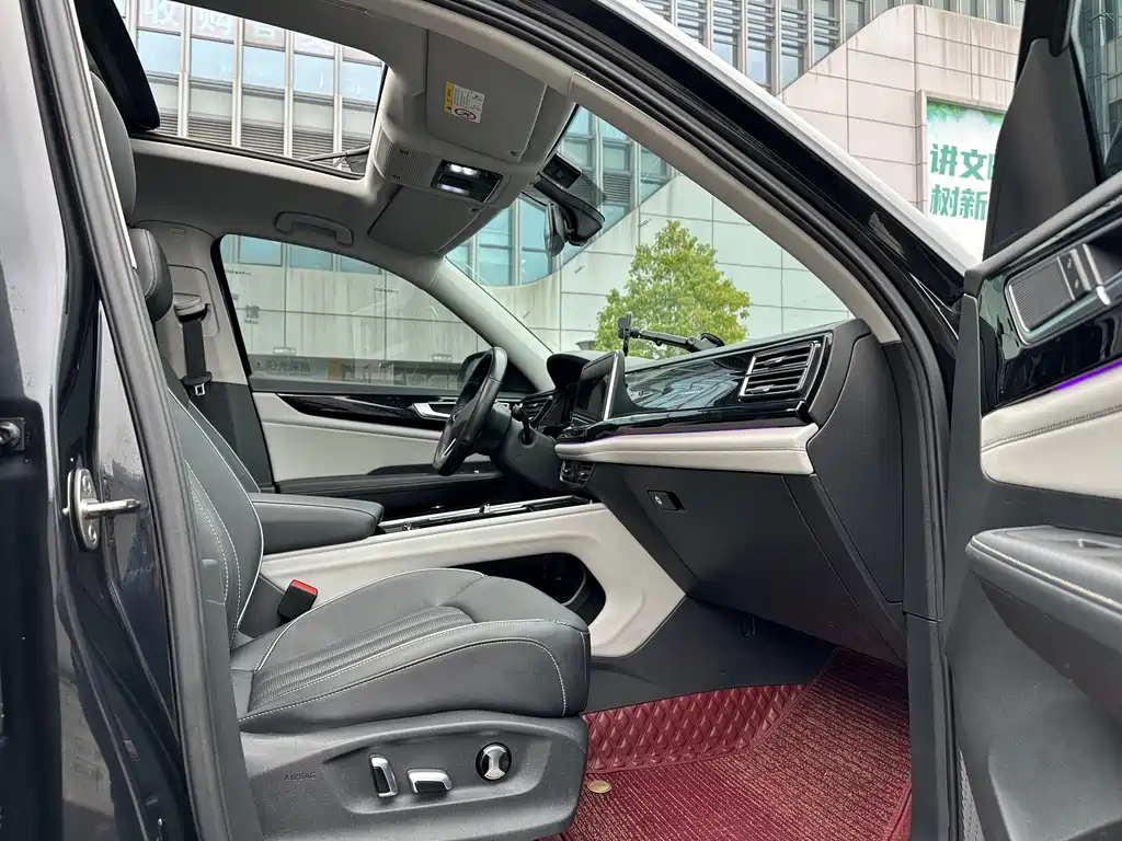 VOLKSWAGEN TOURAN 2022
