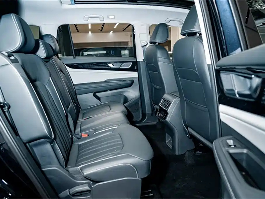 VOLKSWAGEN TOURAN 2023
