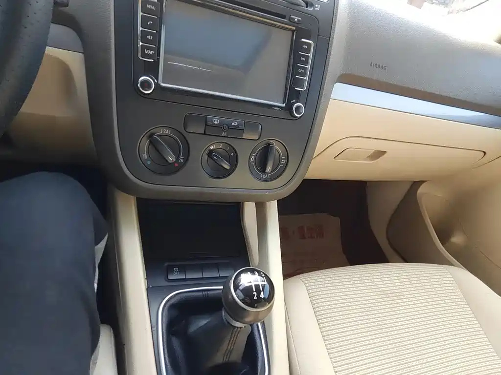 VOLKSWAGEN SAGITAR 2009