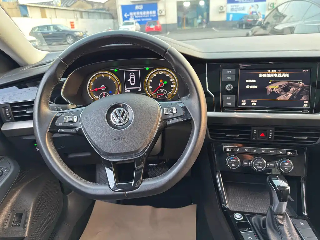 VOLKSWAGEN PASSAT 2020