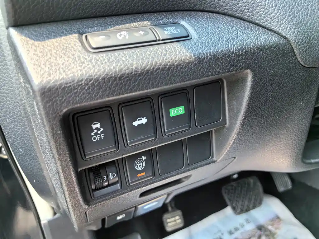 NISSAN TEANA 2014