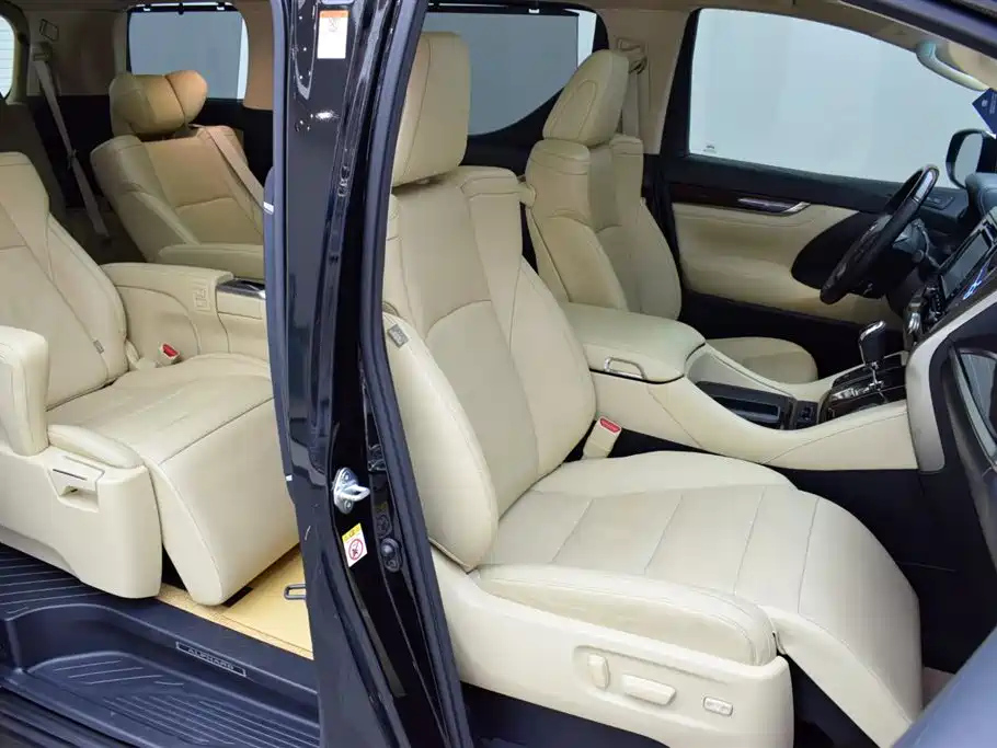 TOYOTA ALPHARD 2018