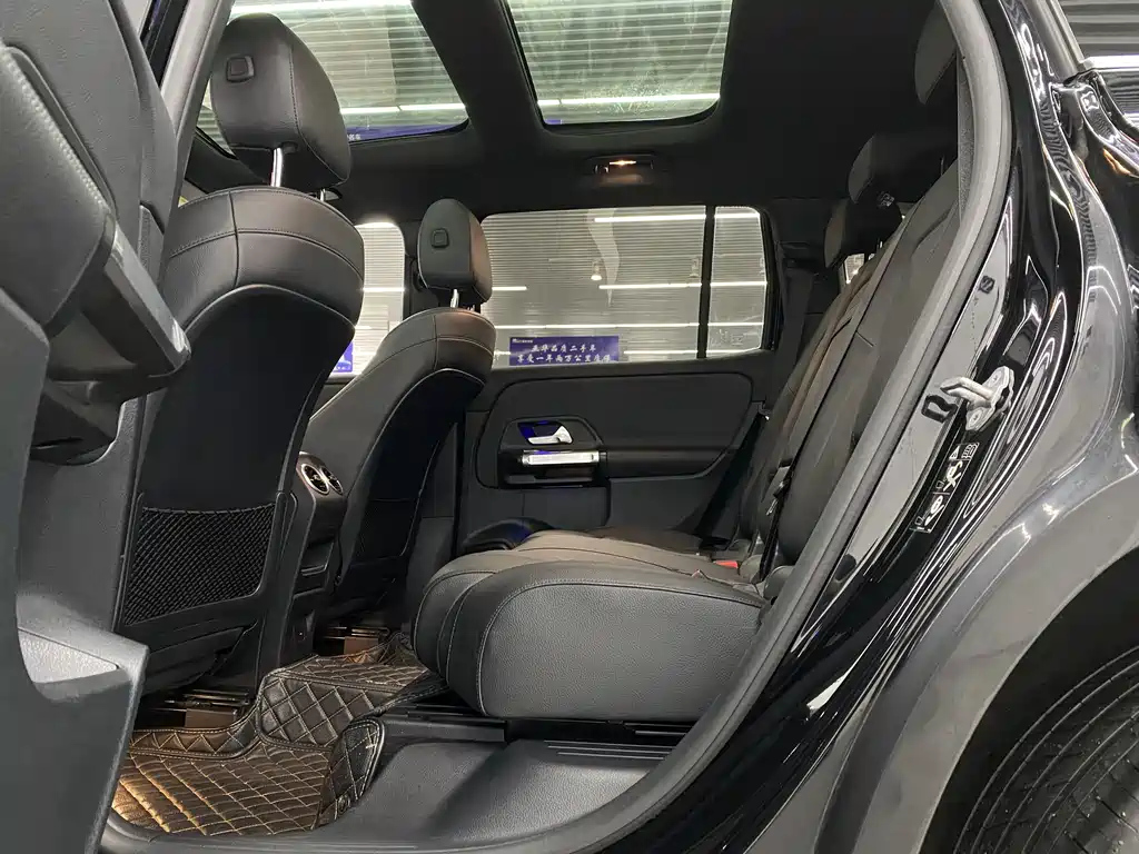 MERCEDES BENZ GLB 2021
