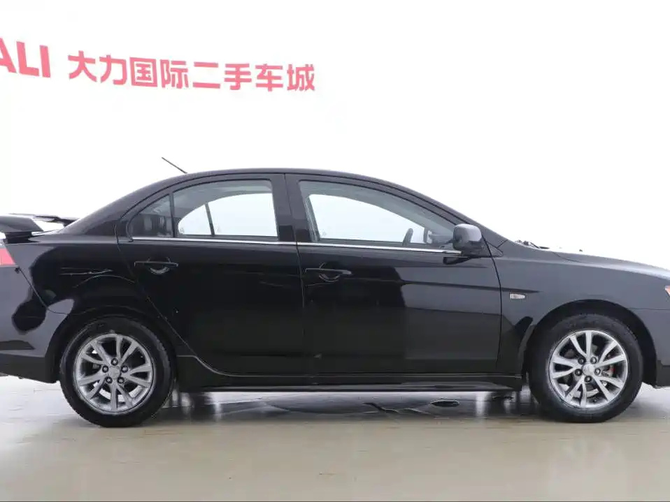MITSUBISHI LANCER EX 2013