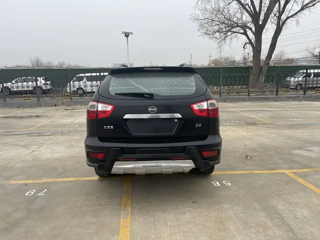 BYD S6 2011
