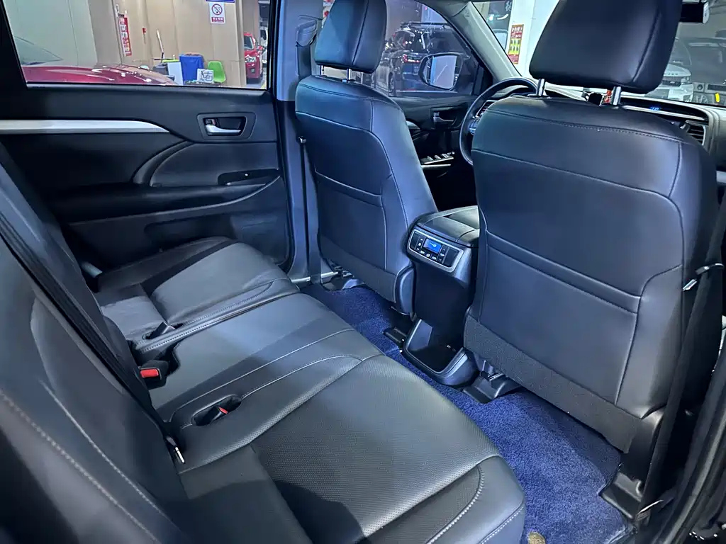 TOYOTA HIGHLANDER 2021