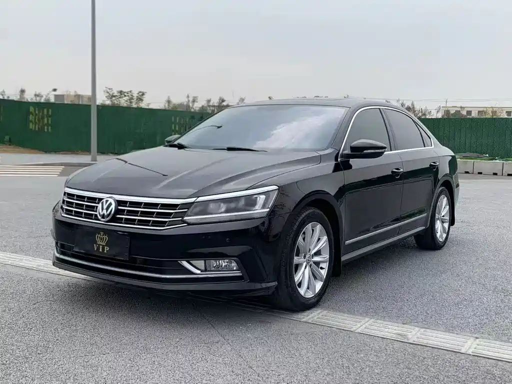VOLKSWAGEN PASSAT 2017