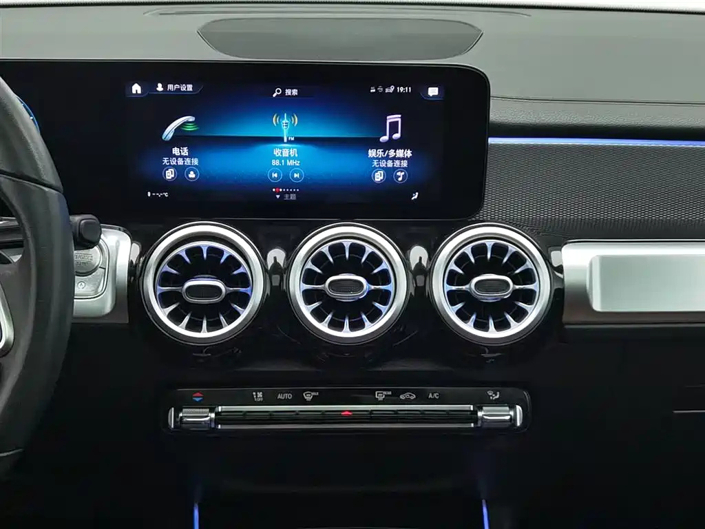MERCEDES BENZ GLB 2021