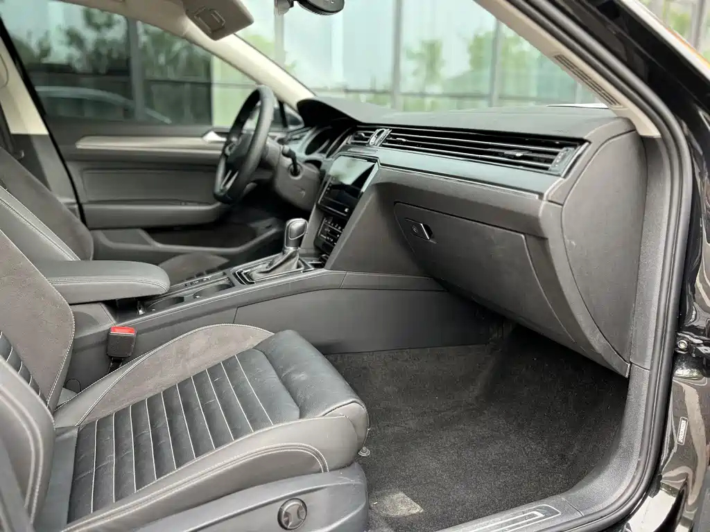 VOLKSWAGEN MAGOTAN 2022