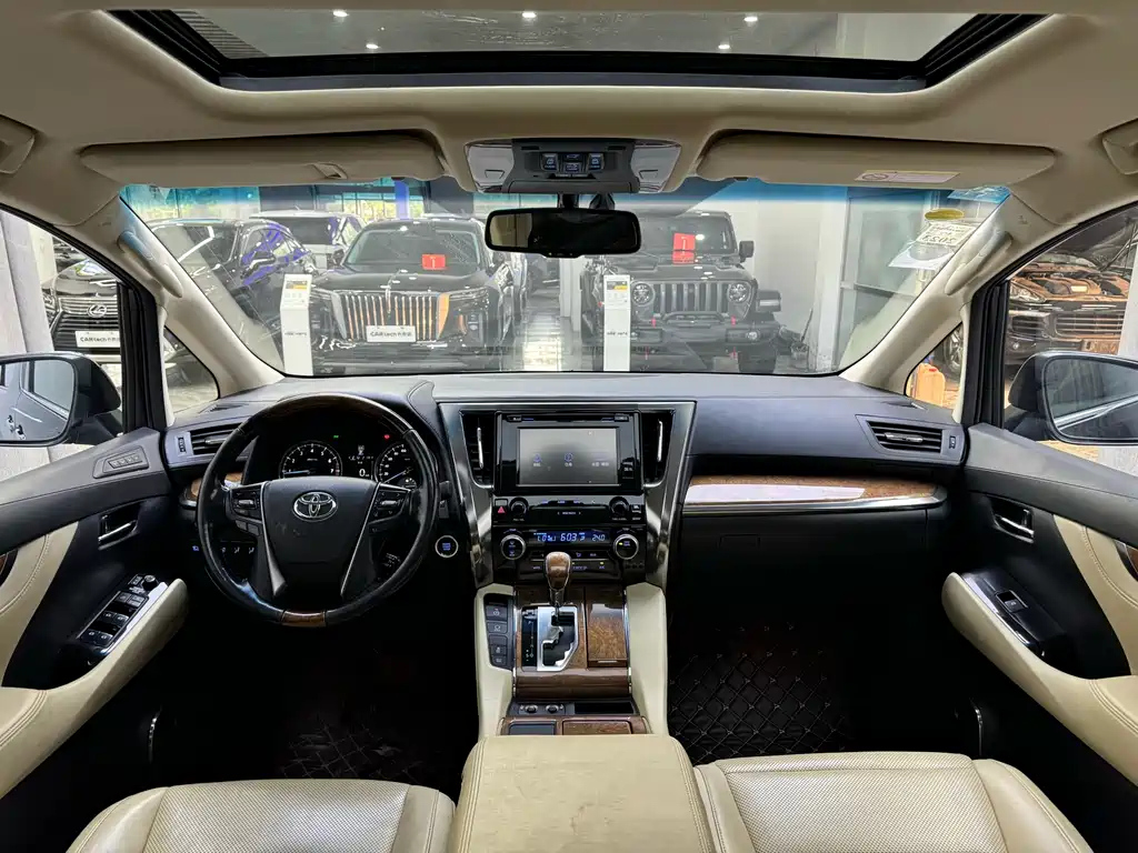 TOYOTA ALPHARD 2017