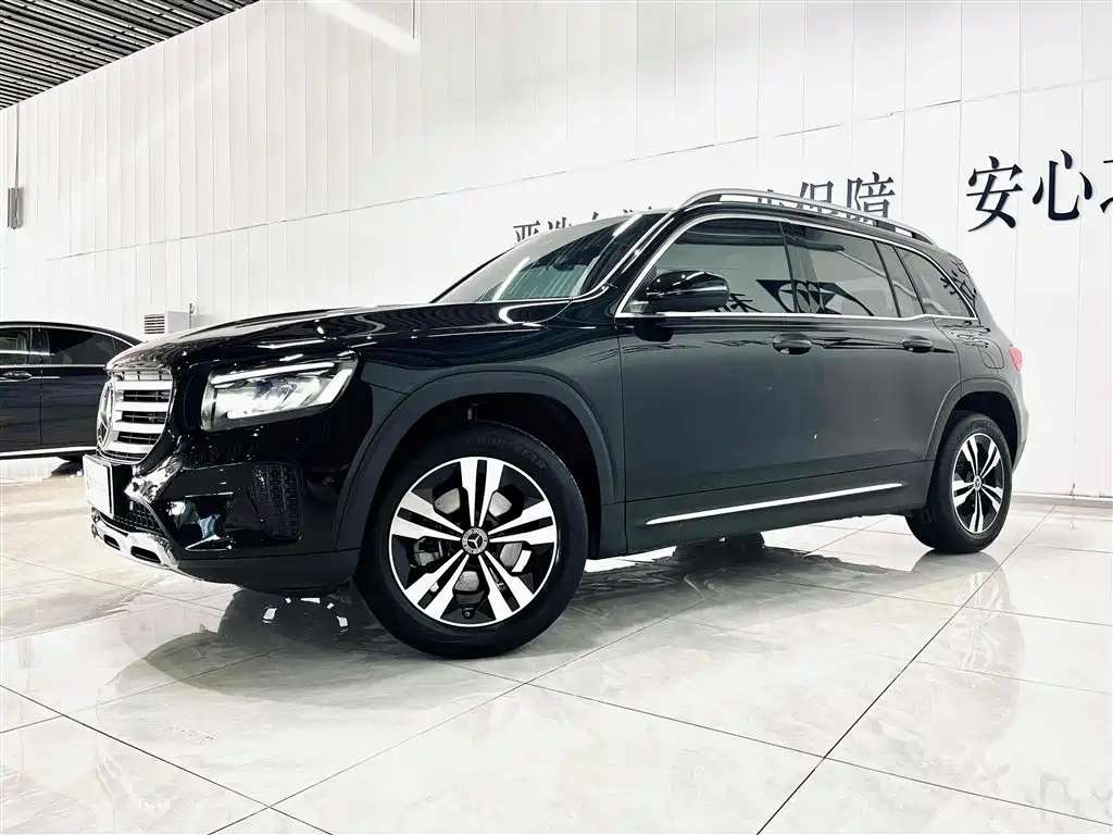 MERCEDES BENZ GLB 2024