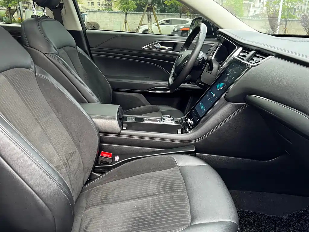 FORD TAURUS 2019