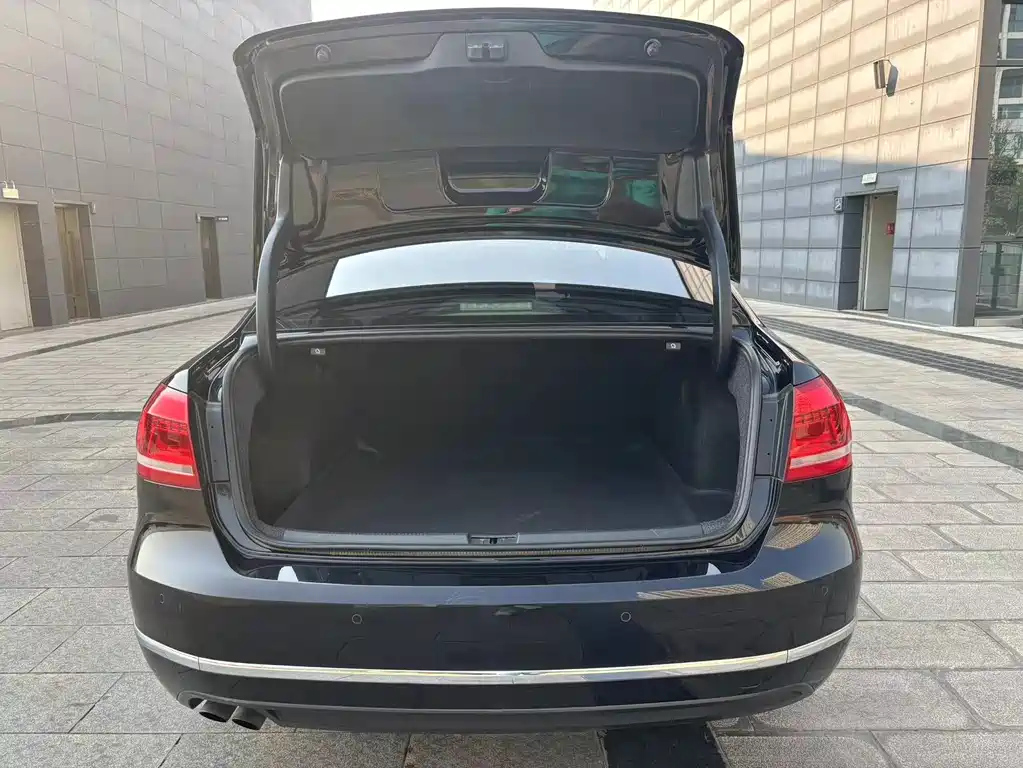 VOLKSWAGEN PASSAT 2016