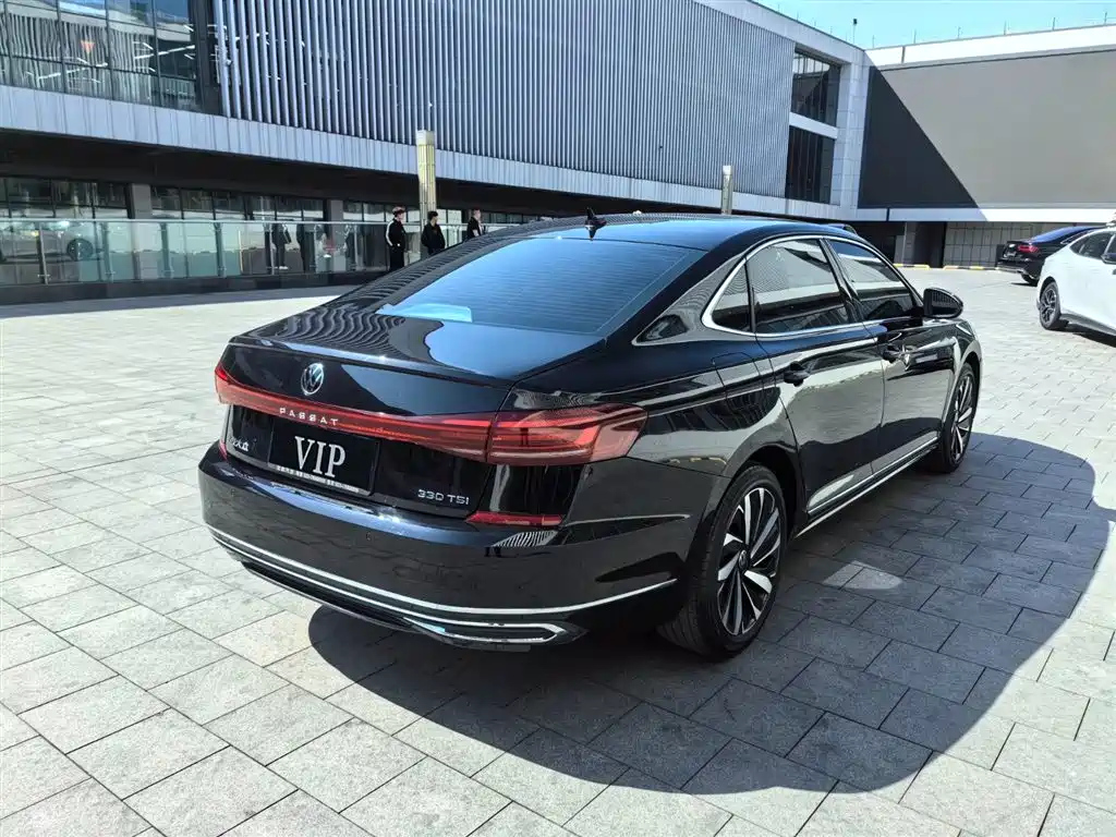 VOLKSWAGEN PASSAT 2021