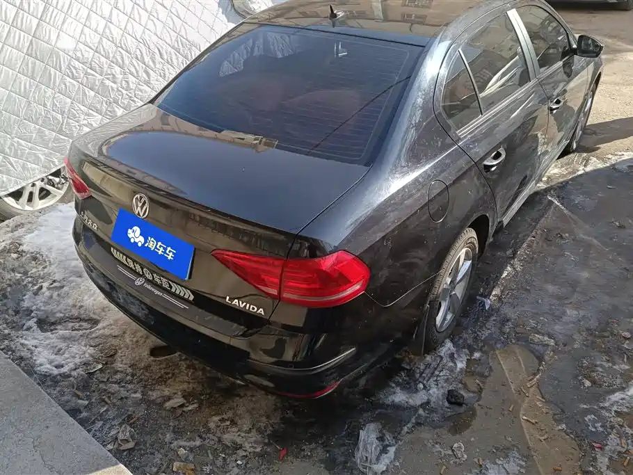 VOLKSWAGEN LAVIDA 2016