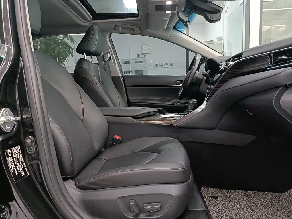 TOYOTA CAMRY 2020