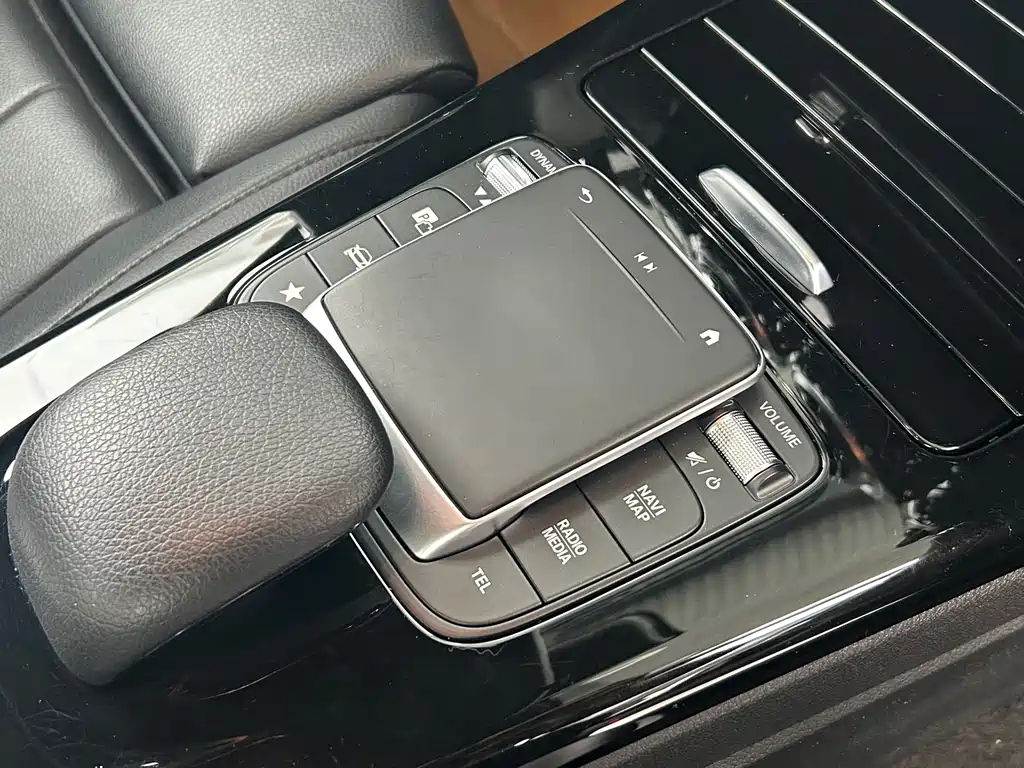 MERCEDES BENZ A-CLASS 2021