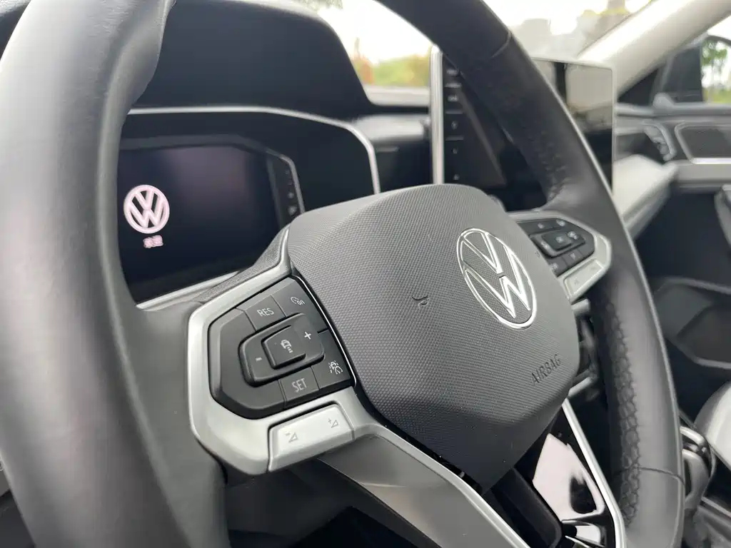 VOLKSWAGEN TAYRON 2023