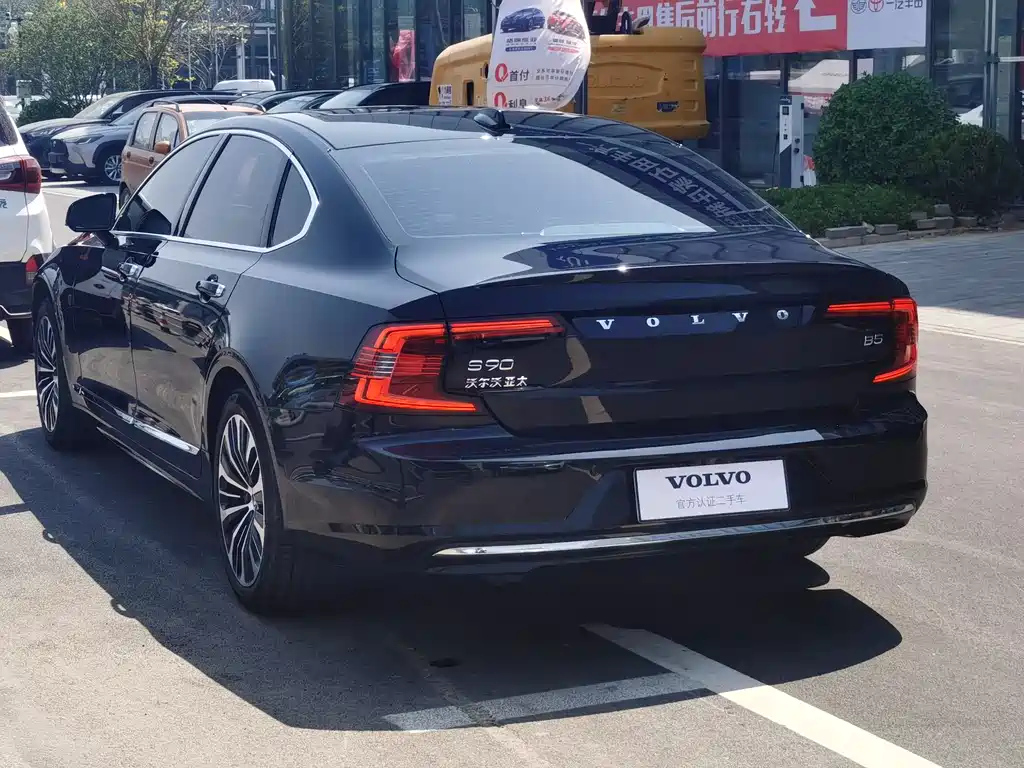 VOLVO S90 2022