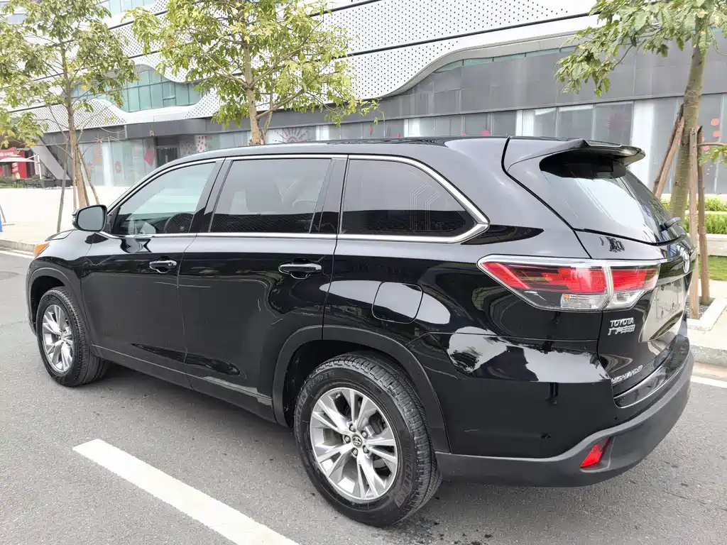 TOYOTA HIGHLANDER 2015